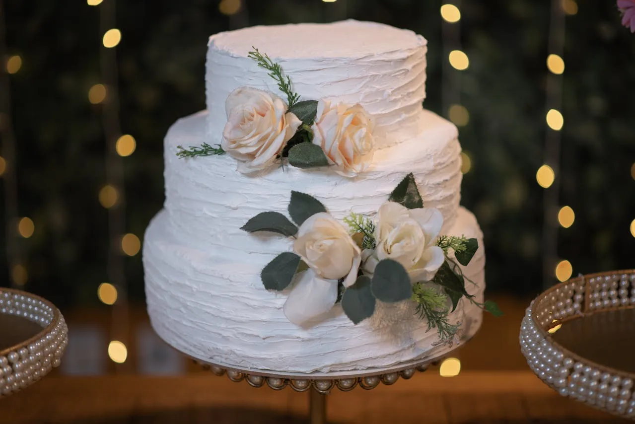 Tarta de boda de tres pisos