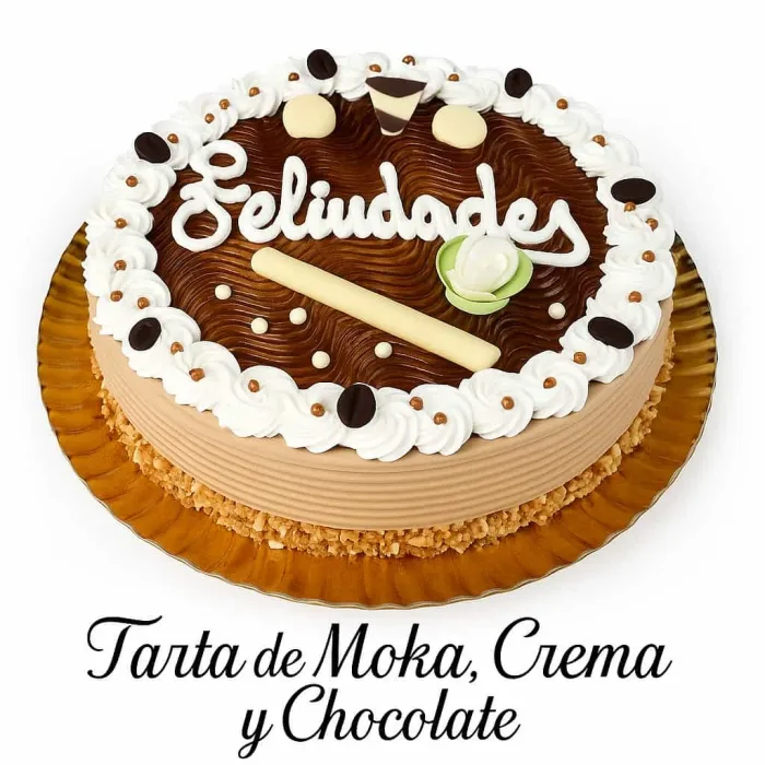 Tarta de cumpleaños de moka, crema y chocolate.
